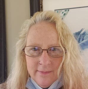 Meet your Posher, Robyn